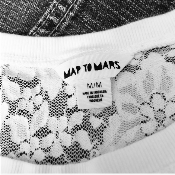 ✅2 for $20💚Trendy White Lace Metallic Crop Tee😎 - Picture 3 of 4